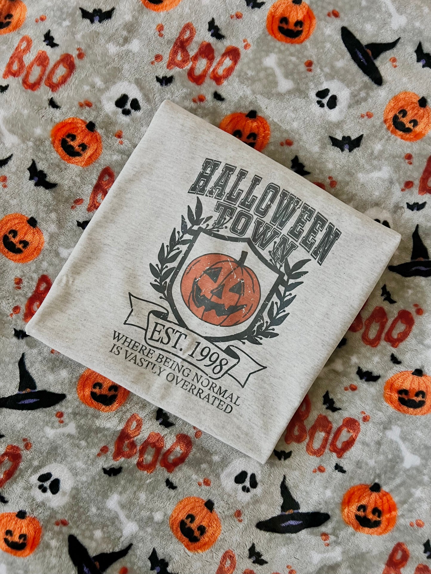 vintage halloween town tee