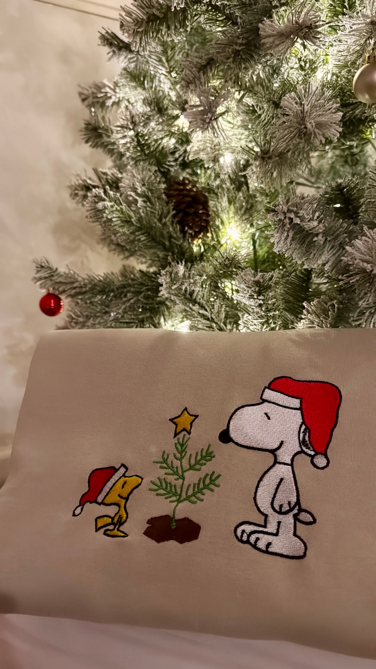 snoopy xmas sweatshirt
